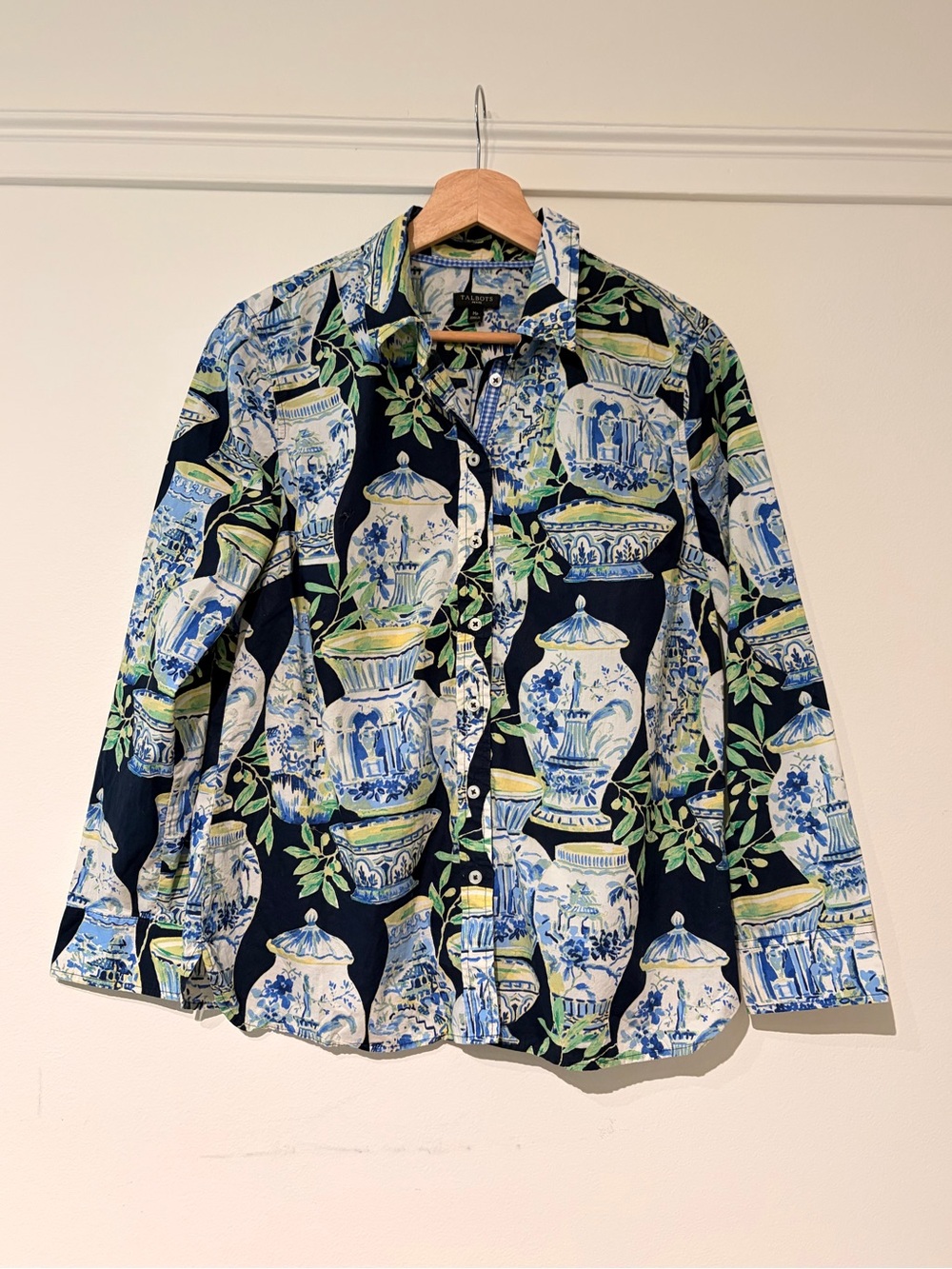 Talbots Blue Ginger Jar Button 3/4 Sleeve Button Shirt Medium Petite 100% Cotton